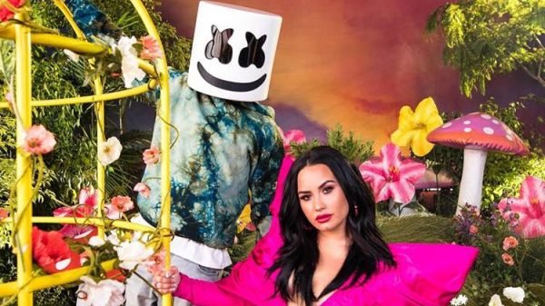 demi-lovato-lanca-ok-not-to-be-ok-musica-em-parceria-com-marshmello