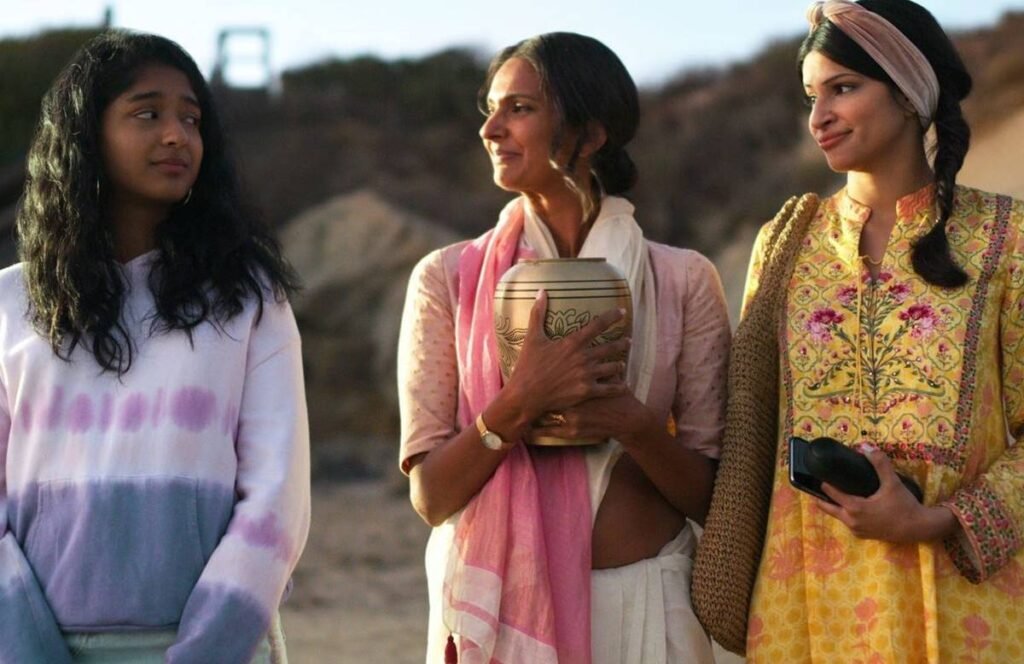 Maitreyi Ramakrishnan (Devi), Richa Moorjani (Kamala) e Poorna Jagannathan (Nalini) em Eu Nunca