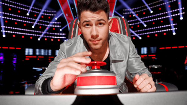 Nick Jonas é jurado do The Voice