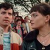 Otis (Asa Butterfield) aparece de bigode em terceira temporada de Sex Education