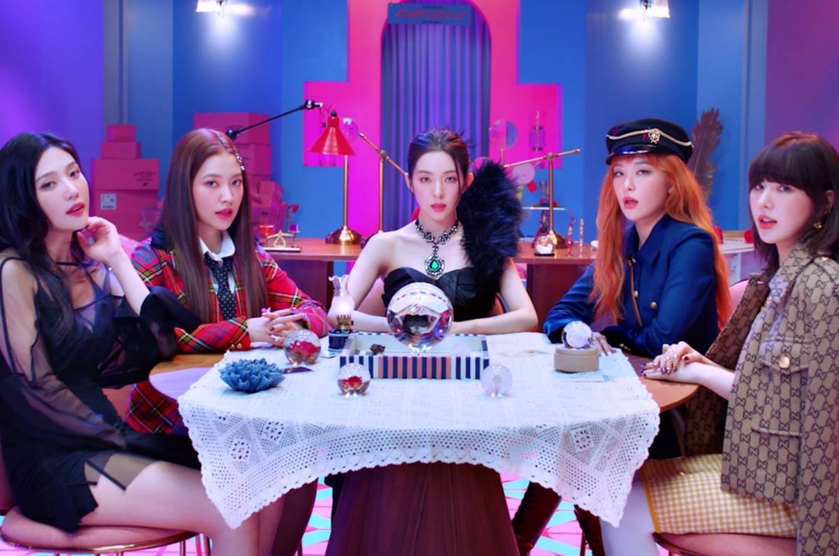 Red Velvet lança "Queendom"