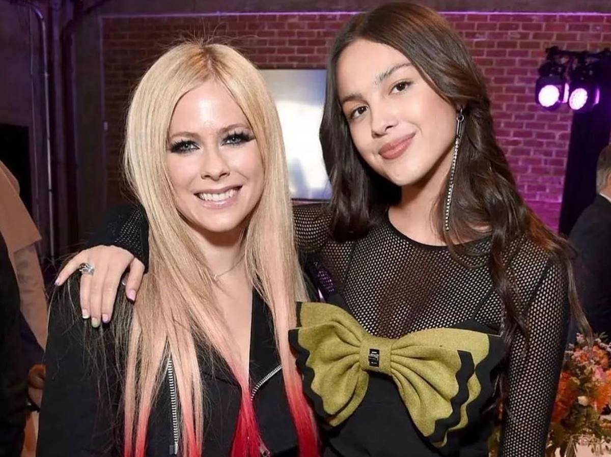Avril Lavigne e Olivia Rodrigo participam de evento nos EUA