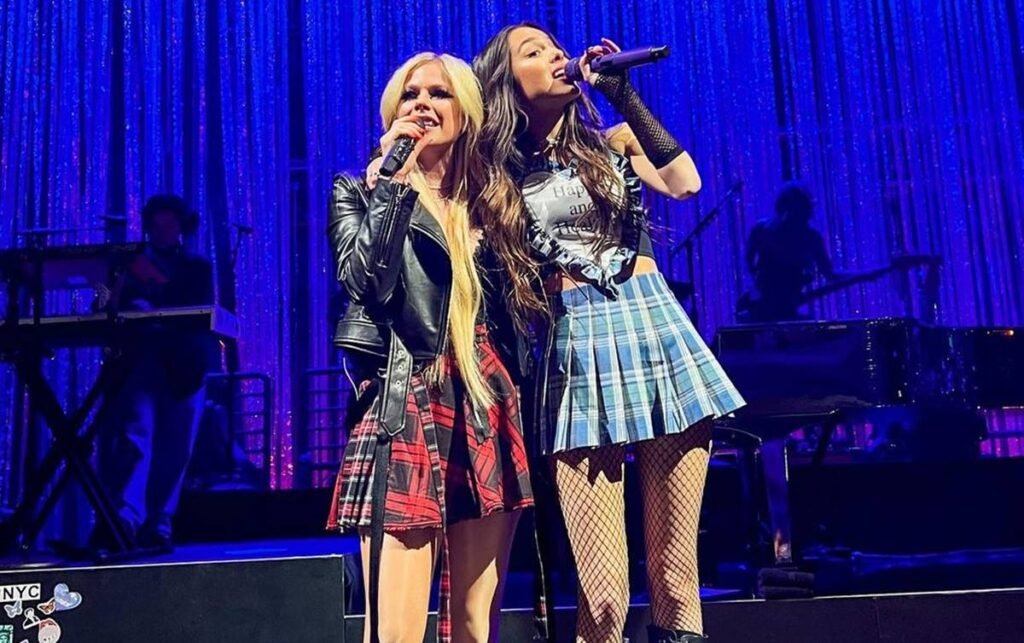 [REACT] Avril Lavigne E Olivia Rodrigo Em Show Ao Vivo   YouTube