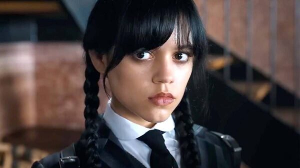 Jenna Ortega é Wandinha na série da Netflix