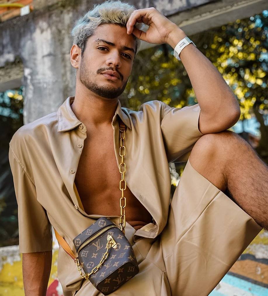 Gabriel Santana mostra look para o primeiro dia de SPFW