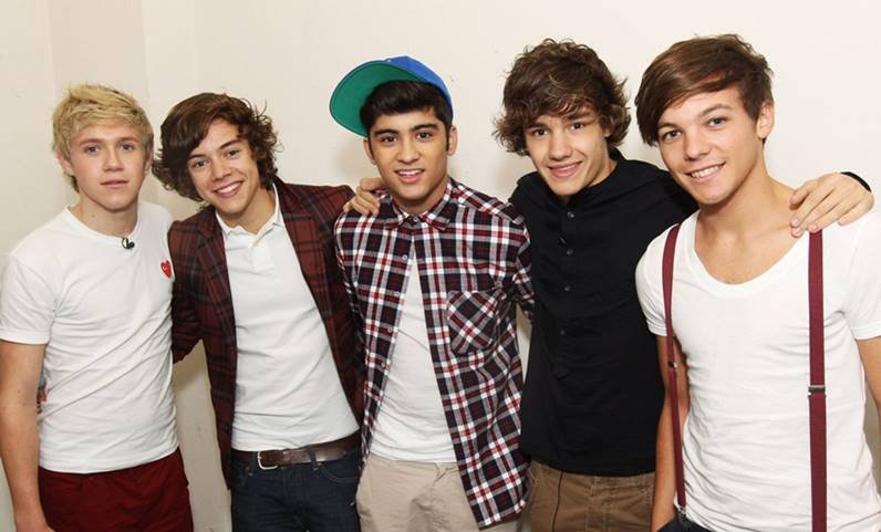 Niall Horan (o primeiro da esquerda) fez parte do One Direction