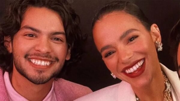 Xolo Maridueña e Bruna Marquezine