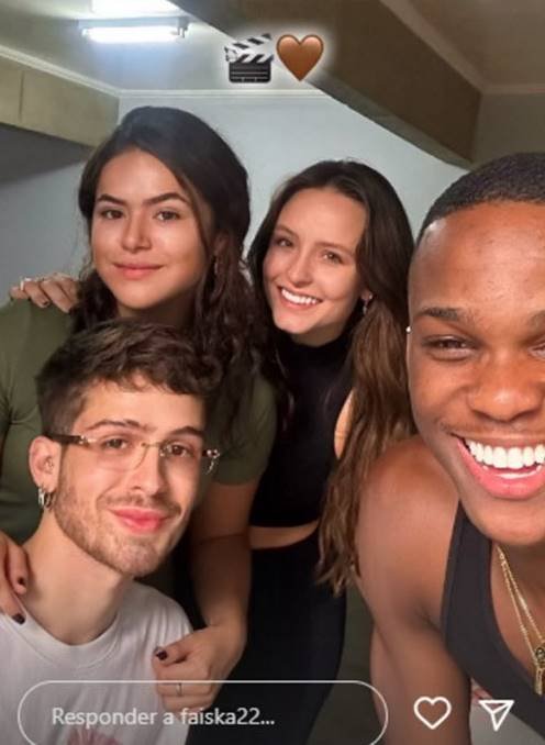 Larissa Manoela e João Guilherme nos bastidores de De Volta aos 15